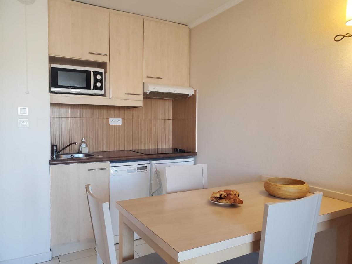 Apartment Cap Hermes 31m2 Vue Port Climatise Piscine, Frejus