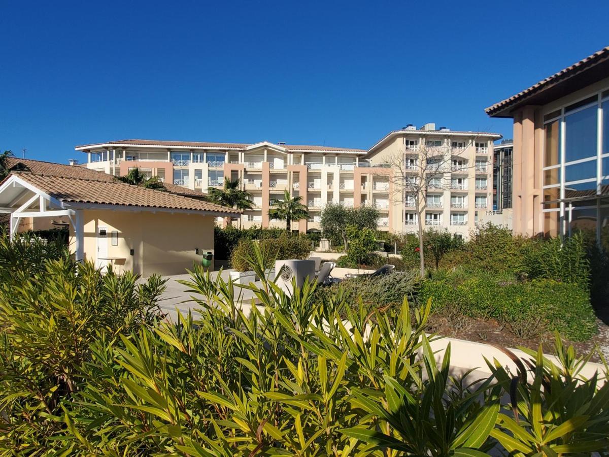Cap Hermes 31m2 Vue Port Climatise Piscine, Apartment